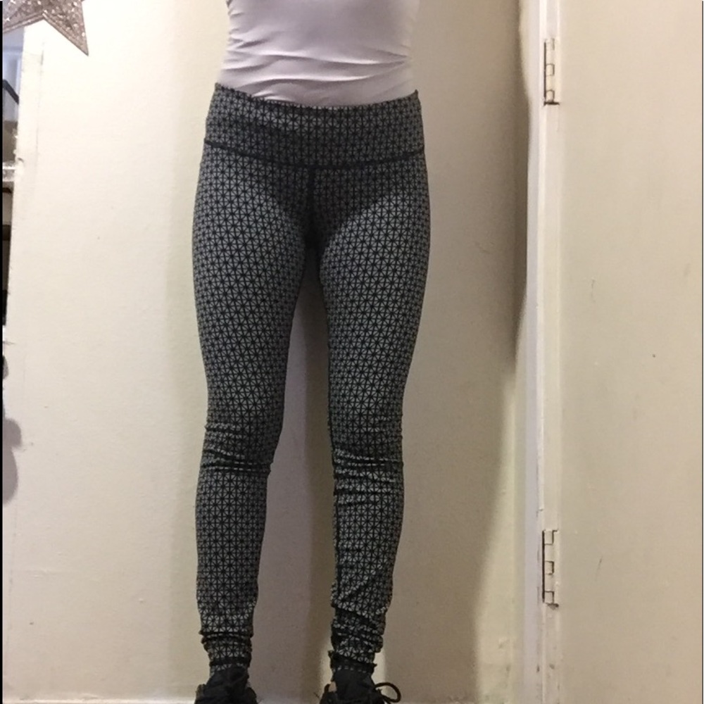 Lululemon gray&black low-rise leggings(4)